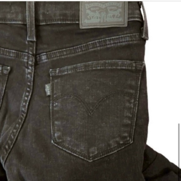 ♥️HOST PICK♥️- Levi's 711 Black
Distressed Skinny Jean - Picture 6 of 8